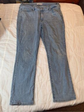 Levi Light Wash Straight Leg Jeans